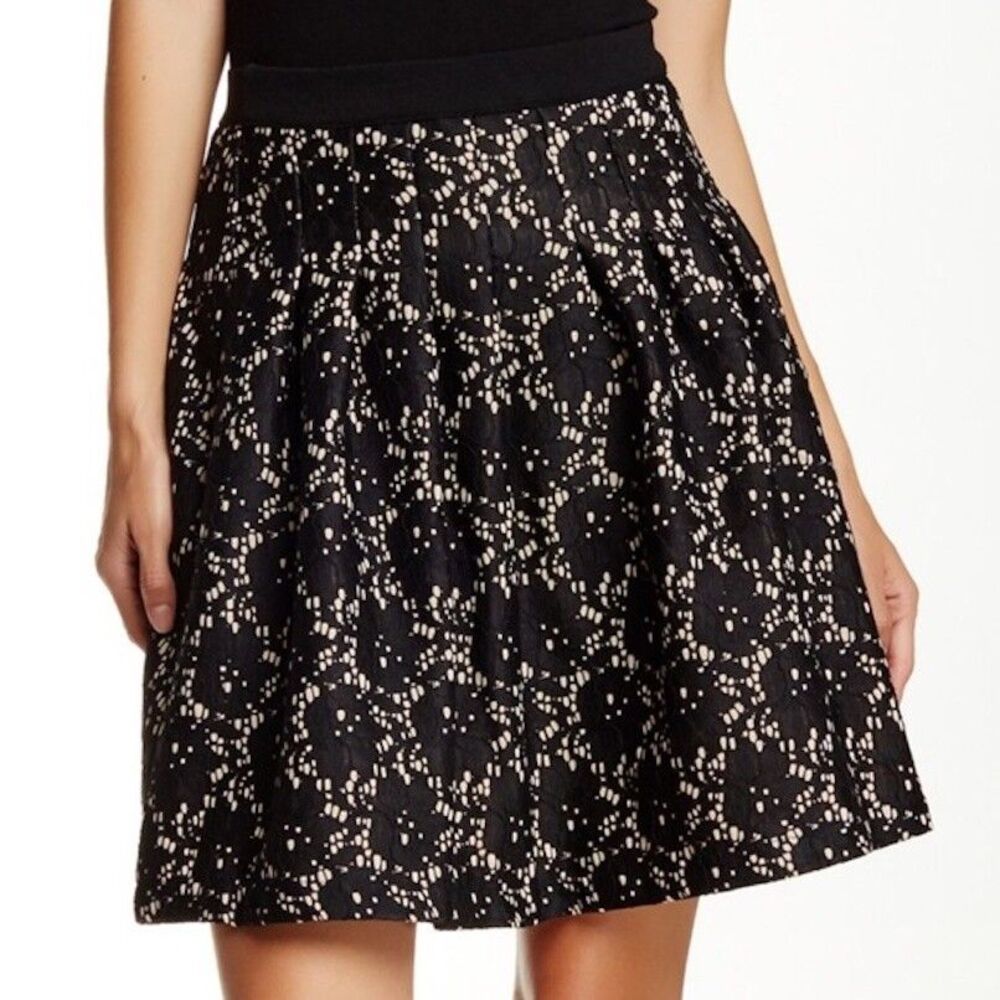 NWOT Whyte Eyelash Black Pleated Skirt